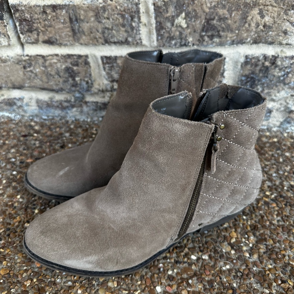 White Mountain Tan Ankle Booties